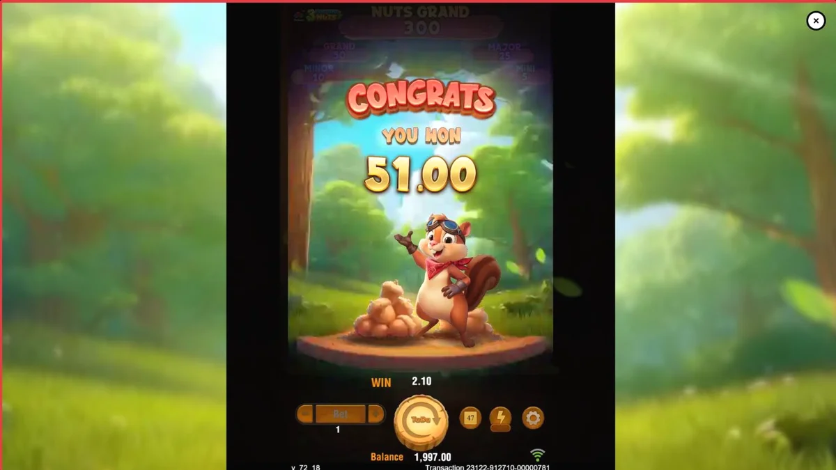 Isang masiglang ardilya sa gitna ng isang mahiwagang kagubatan sa slot na 3 Fortune Nuts.